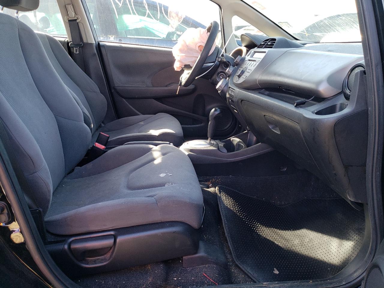 Photo 5 from auction – 2012 HONDA FIT with VIN JHMGE8H32CC027019