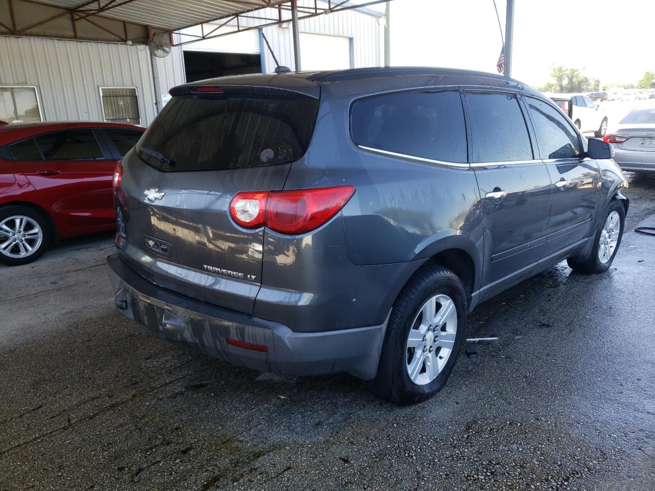 Photo 4 from auction – 2011 CHEVROLET TRAVERSE L with VIN 1GNKRGED0BJ277531