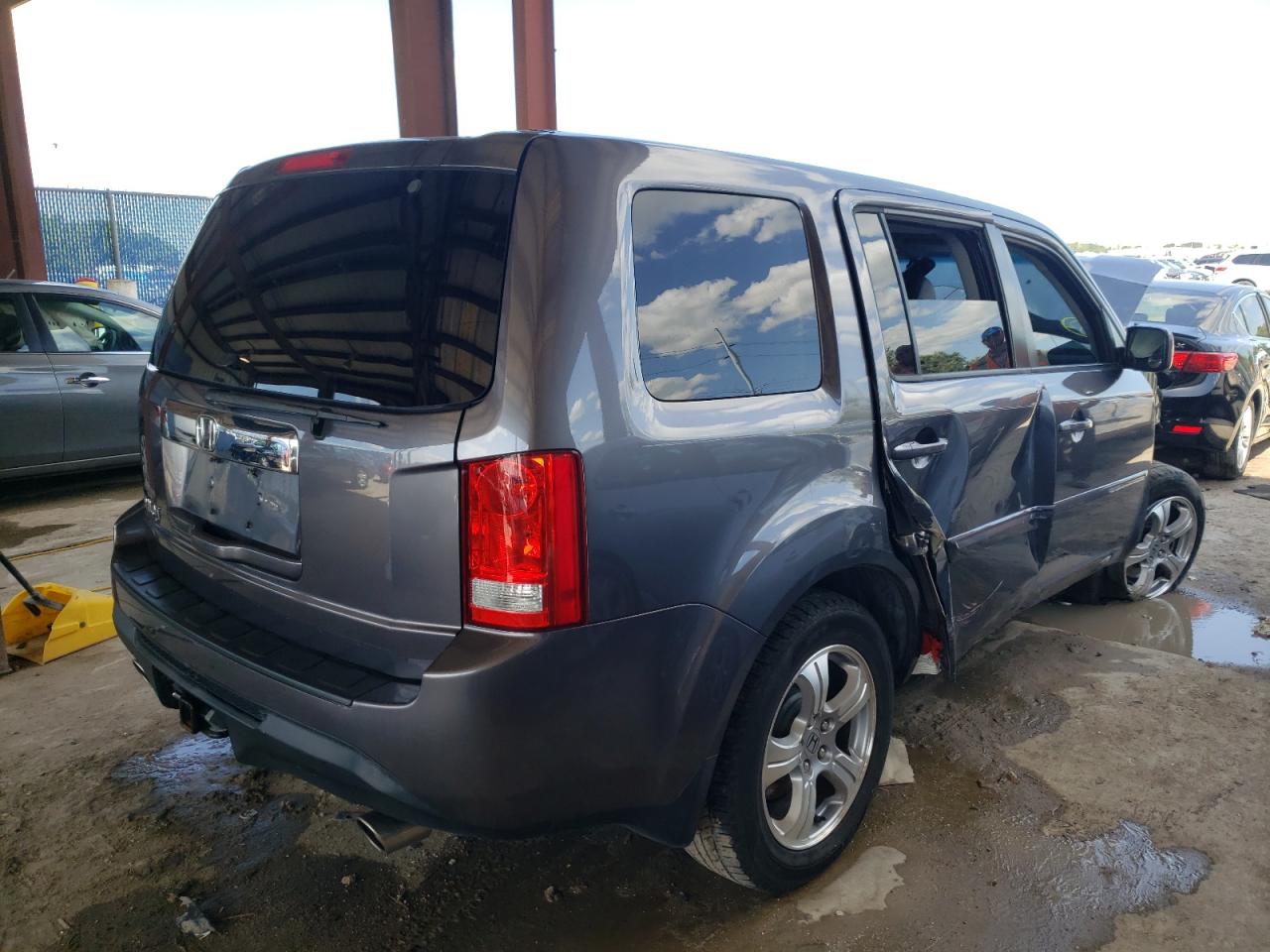Photo 4 from auction – 2015 HONDA PILOT EXL with VIN 5FNYF3H53FB028906