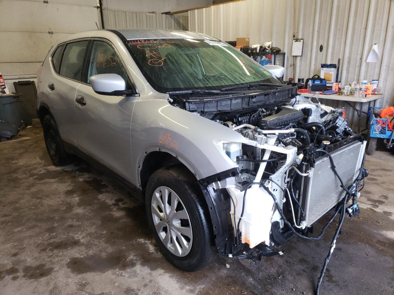 NISSAN ROGUE S 2016 with VIN KNMAT2MV5GP624360 - Photo from auction