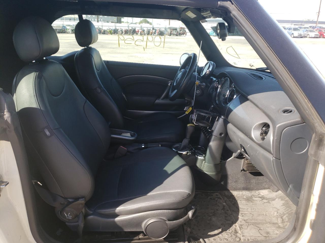 Photo 5 from auction – 2006 MINI COOPER with VIN WMWRF33576TG16168