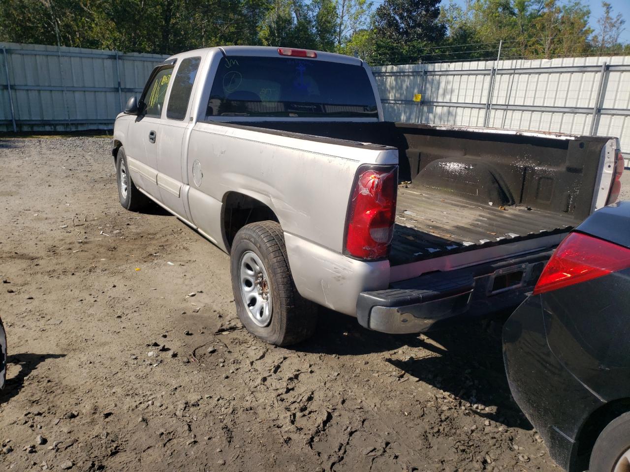 Photo 3 from auction – 2005 CHEVROLET SILVERADO with VIN 2GCEC19T051266386