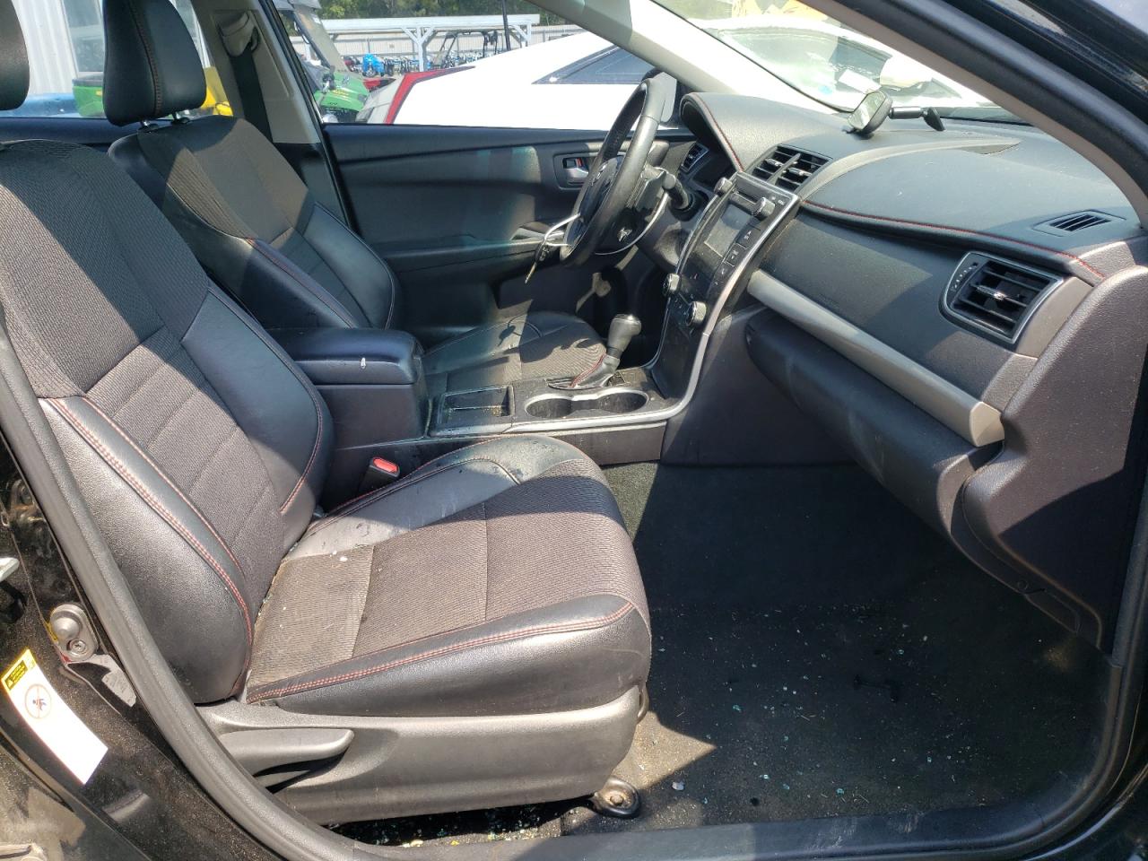 Photo 5 from auction – 2017 TOYOTA CAMRY LE with VIN 4T1BF1FK6HU268721