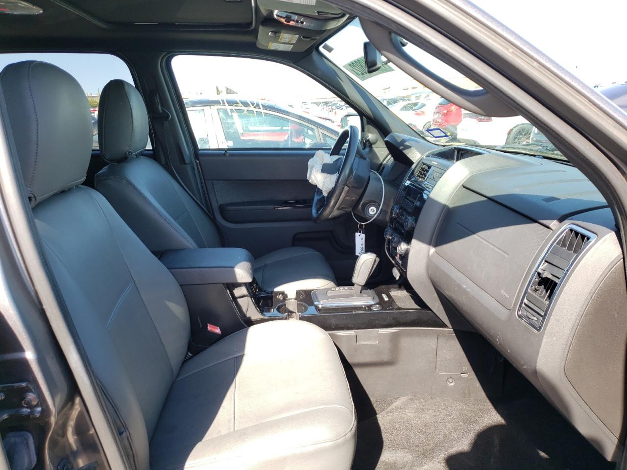Photo 5 from auction – 2012 FORD ESCAPE LIM with VIN 1FMCU0EG1CKB17596