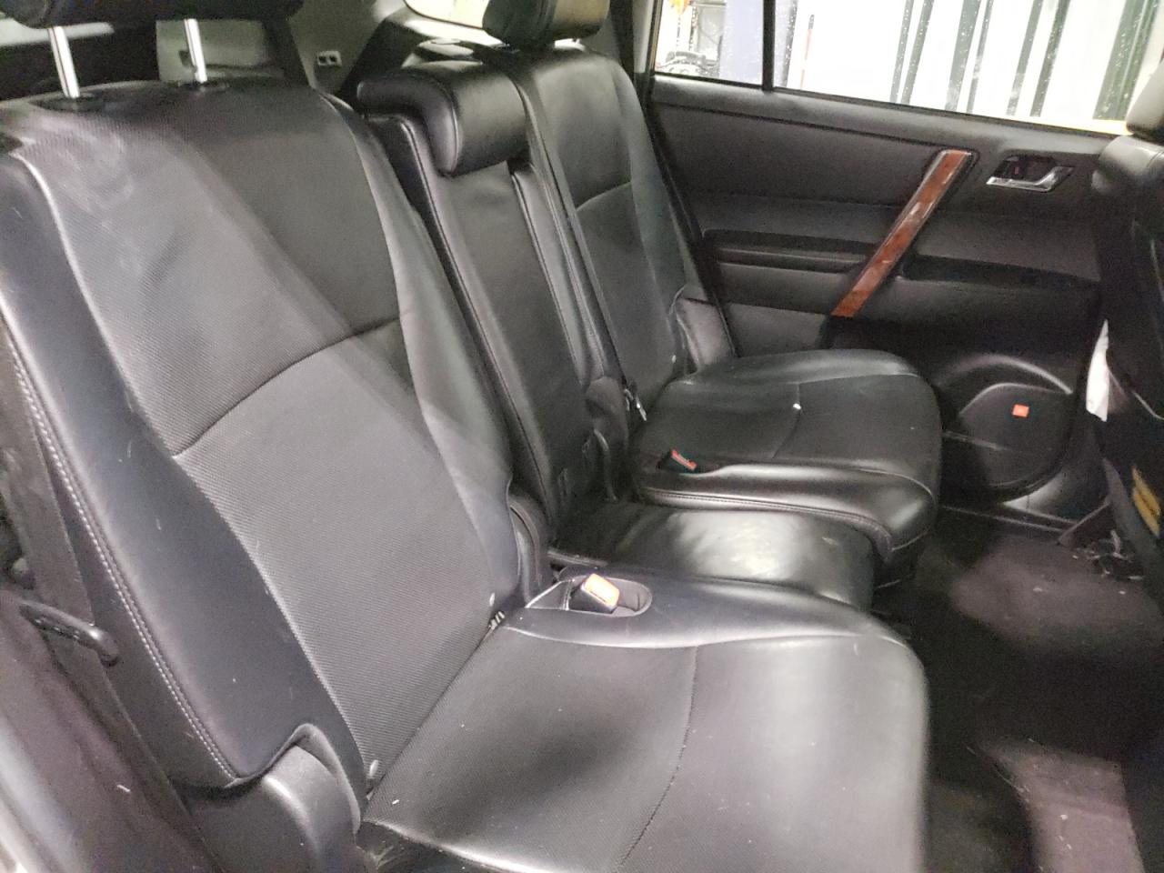 Photo 6 from auction – 2013 TOYOTA HIGHLANDER with VIN 5TDDK3EH4DS245995