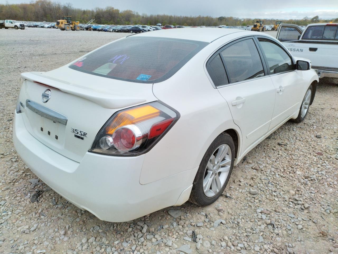 Photo 4 from auction – 2011 NISSAN ALTIMA SR with VIN 1N4BL2AP2BN463731