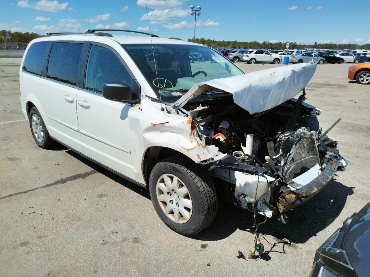 CHRYSLER TOWN & COU 2010 with VIN 2A4RR4DE5AR315145 - Photo from auction