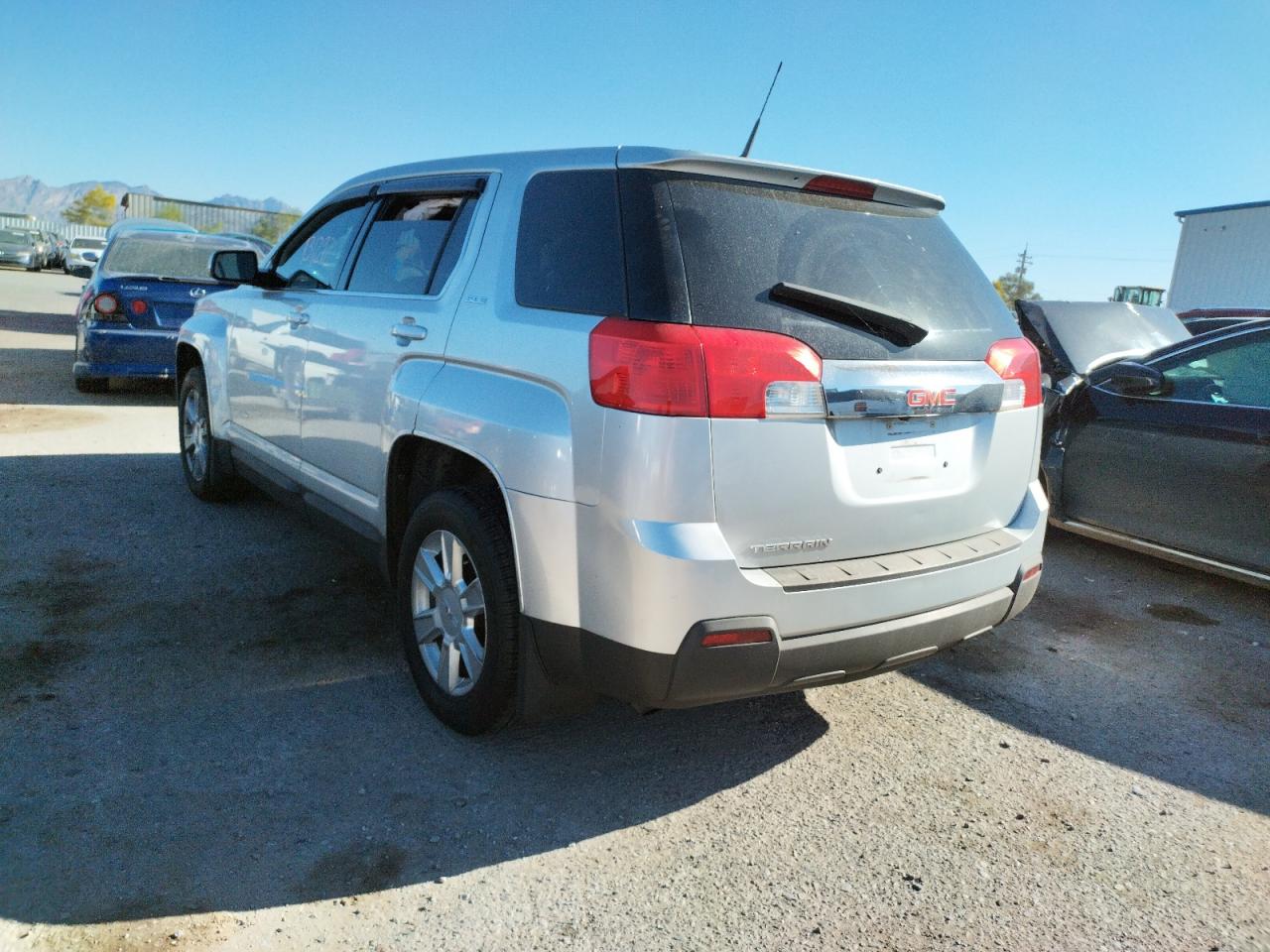 Photo 3 from auction – 2011 GMC TERRAIN SL with VIN 2CTALMEC4B6233982