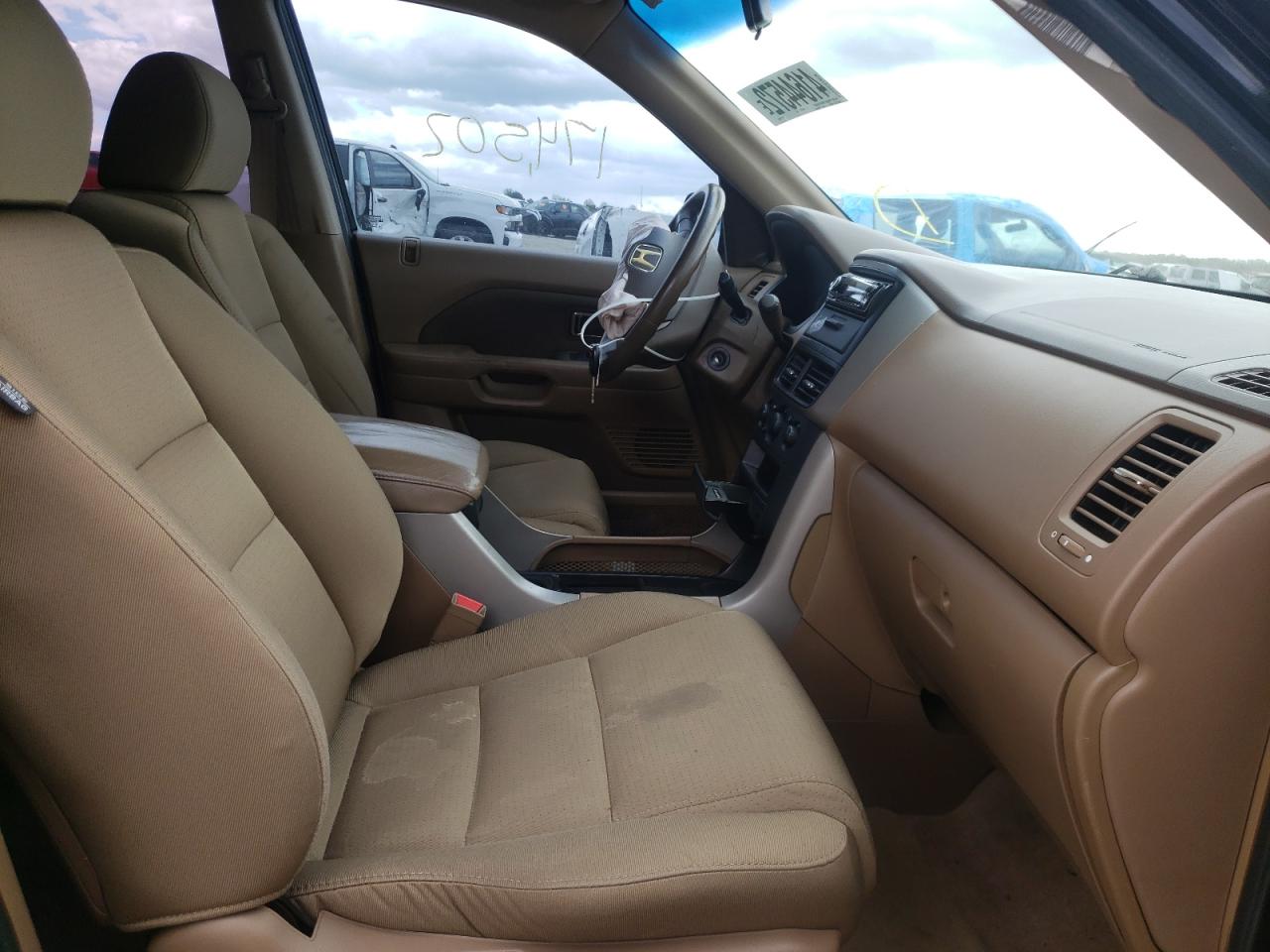 Photo 5 from auction – 2006 HONDA PILOT with VIN 5FNYF28106B022410