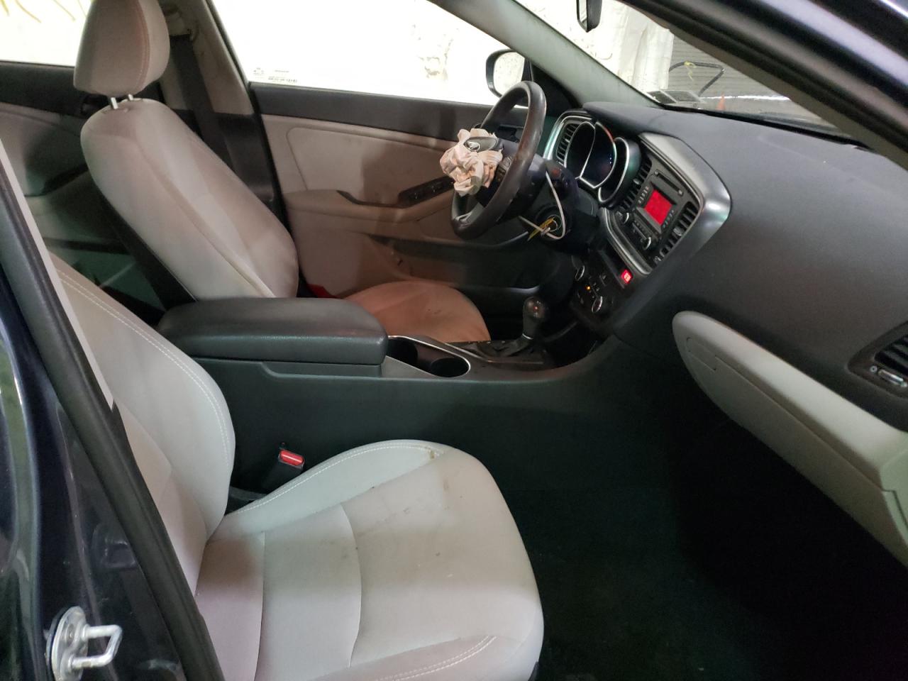 Photo 5 from auction – 2015 KIA OPTIMA LX with VIN 5XXGM4A72FG467014