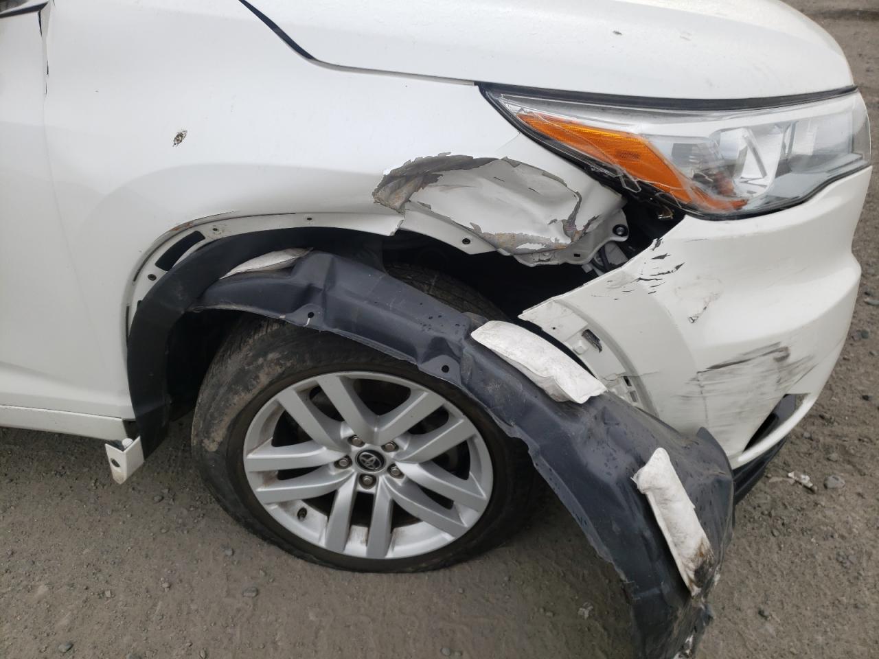 Photo 9 from auction – 2016 TOYOTA HIGHLANDER with VIN 5TDZKRFH3GS182870