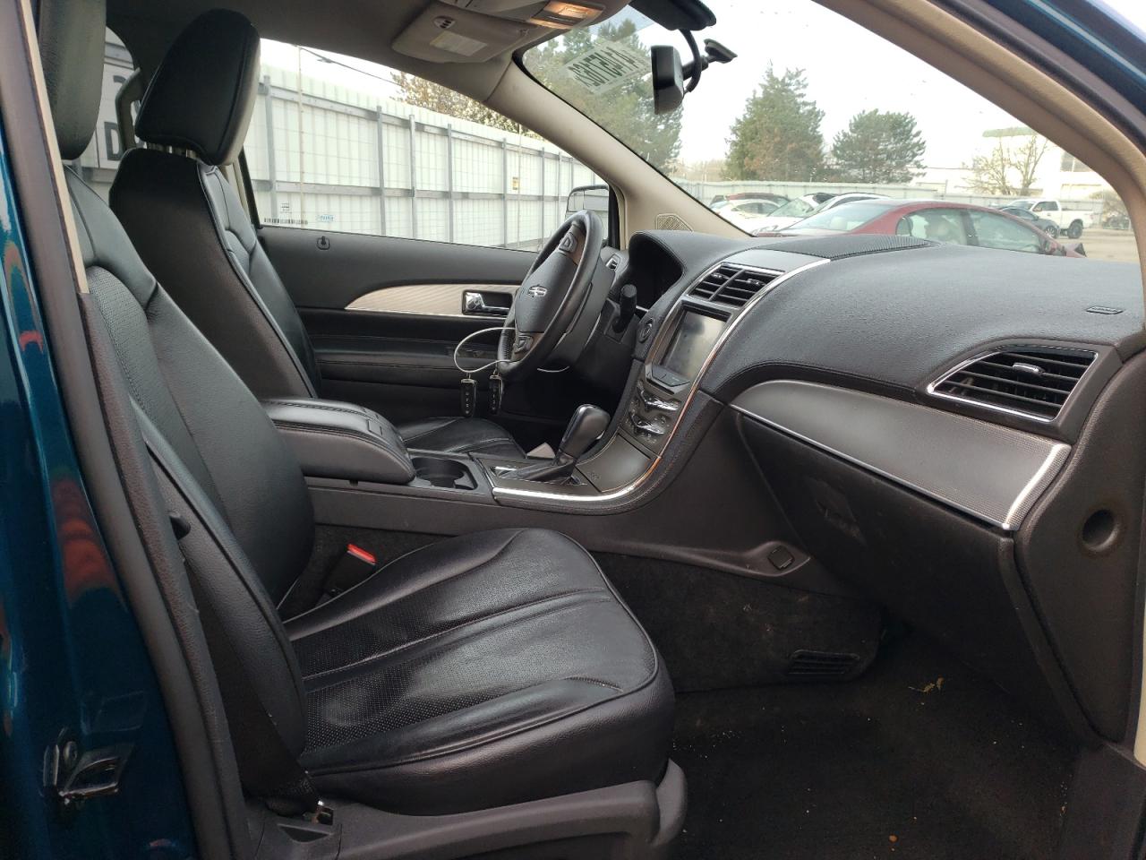 Photo 5 from auction – 2011 LINCOLN MKX with VIN 2LMDJ6JK1BBJ01552