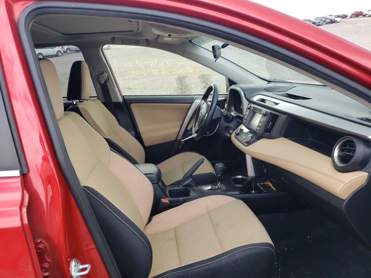 Photo 5 from auction – 2016 TOYOTA RAV4 XLE with VIN JTMRFREV4GJ088716