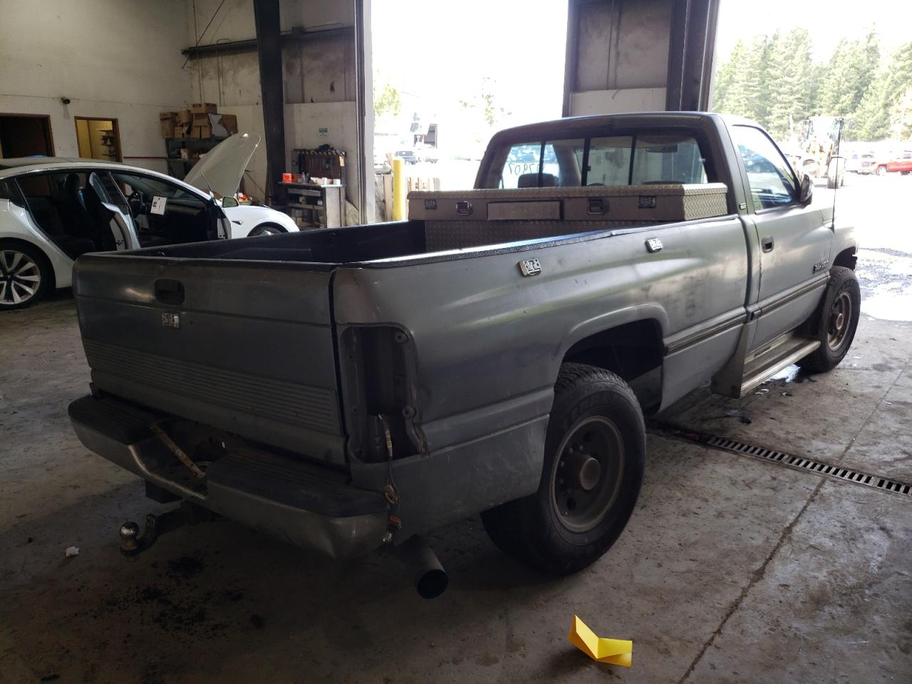Photo 4 from auction – 1995 DODGE RAM 2500 with VIN 1B7KC26CXSS254674