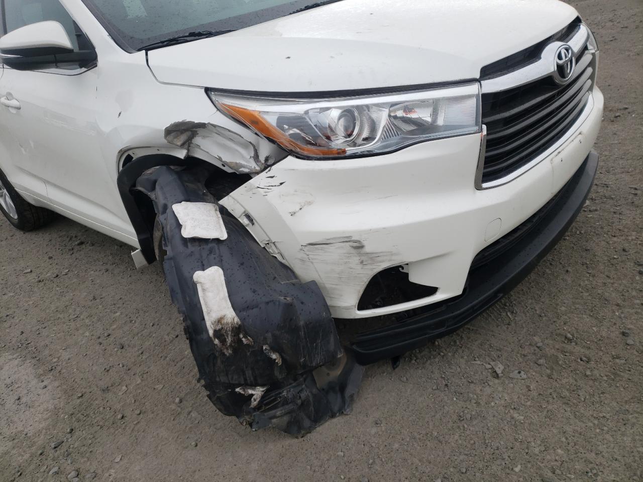 Photo 10 from auction – 2016 TOYOTA HIGHLANDER with VIN 5TDZKRFH3GS182870