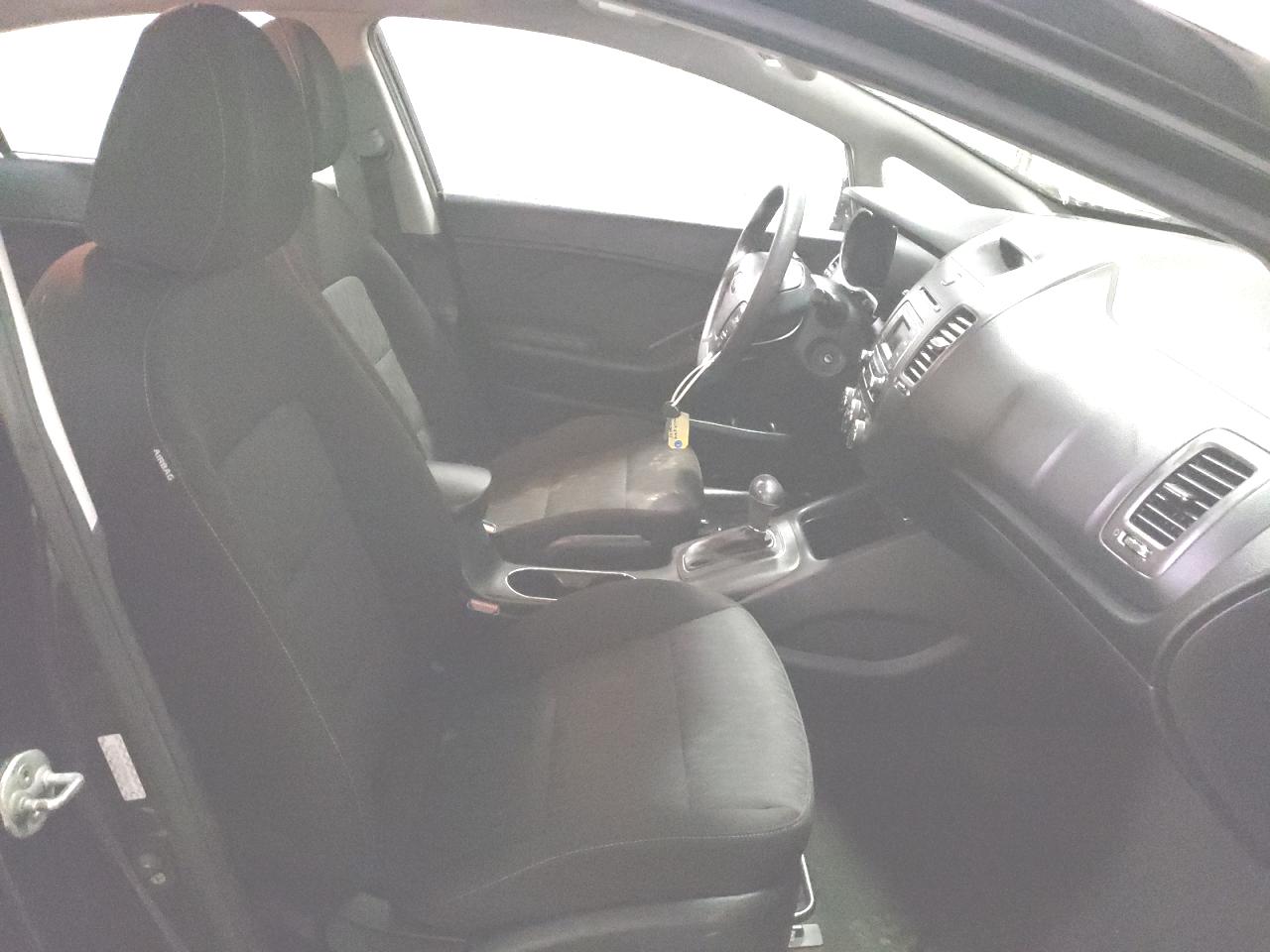 Photo 5 from auction – 2016 KIA FORTE LX with VIN KNAFK4A62G5543018