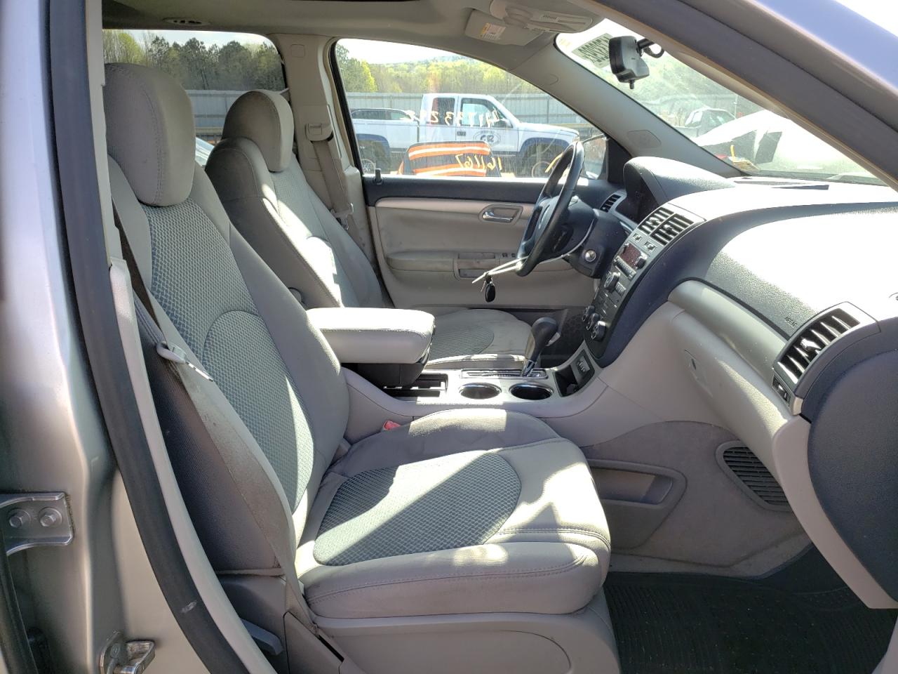 Photo 5 from auction – 2008 SATURN OUTLOOK XE with VIN 5GZEV13728J200405