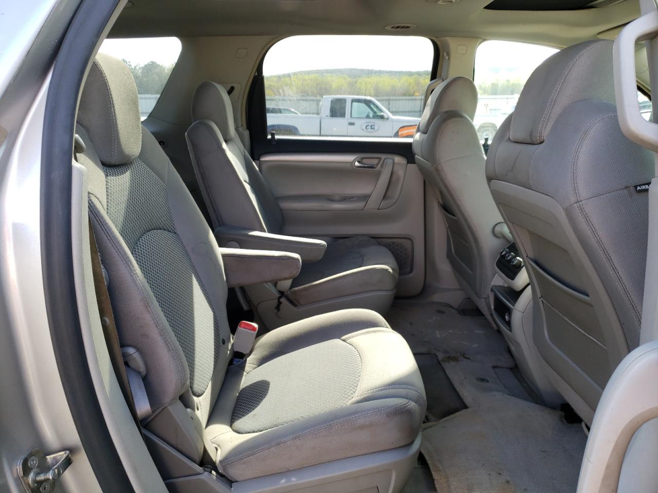 Photo 6 from auction – 2008 SATURN OUTLOOK XE with VIN 5GZEV13728J200405