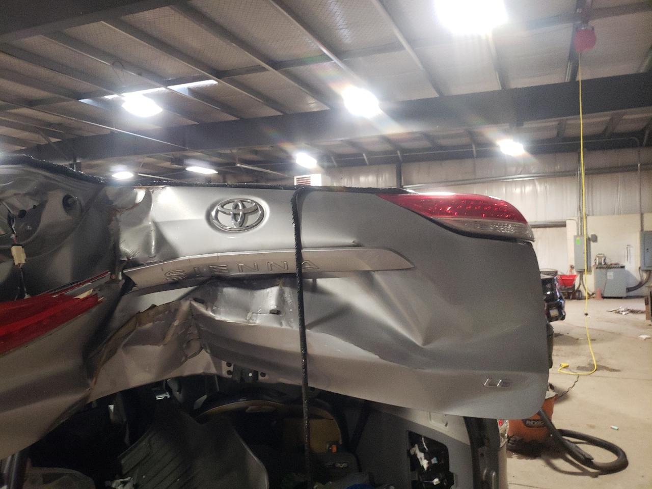 Photo 9 from auction – 2014 TOYOTA SIENNA LE with VIN 5TDKK3DC5ES443046