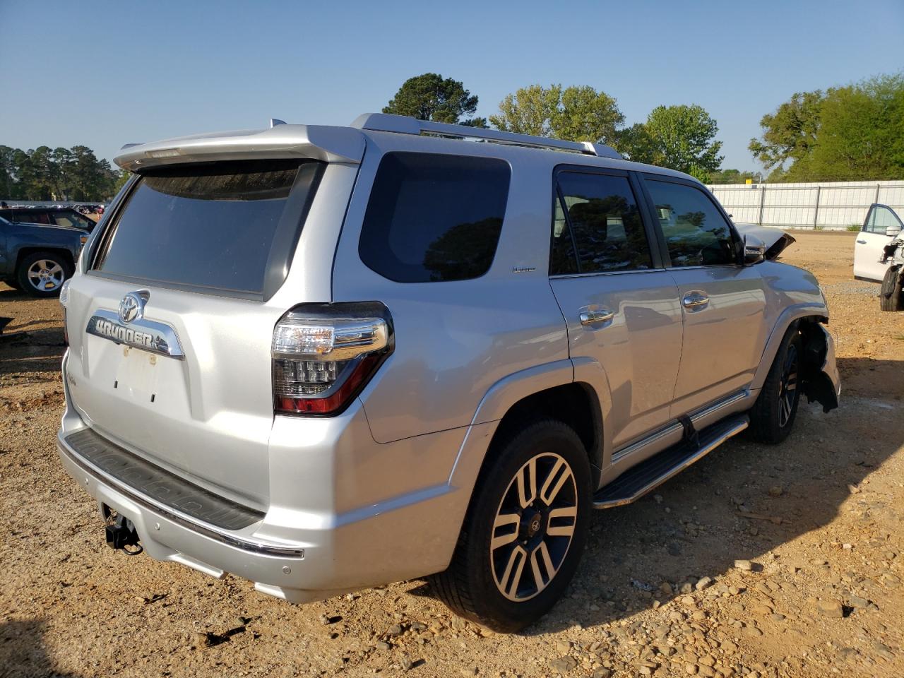 Photo 4 from auction – 2016 TOYOTA 4RUNNER SR with VIN JTEZU5JR0G5128947
