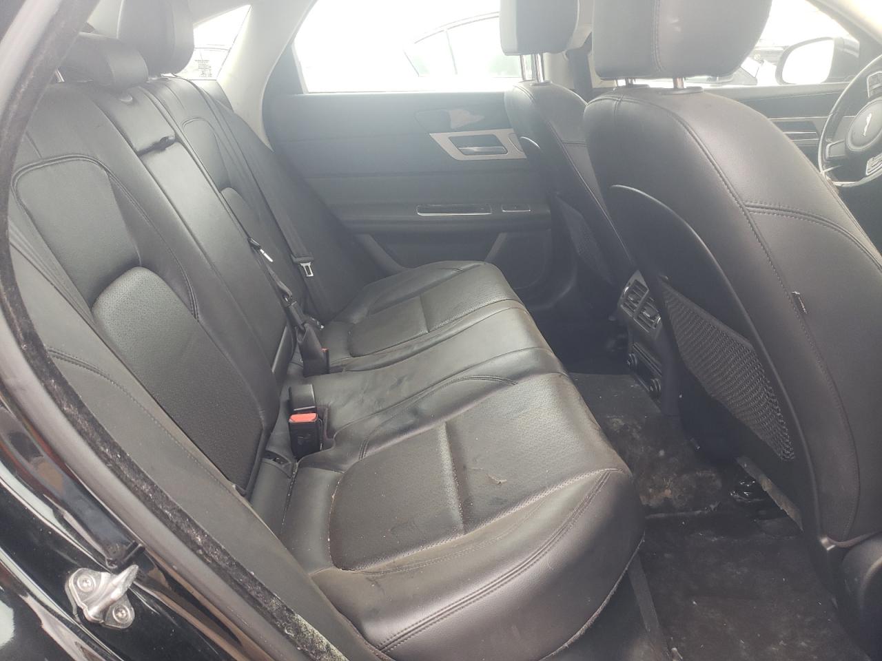 Photo 6 from auction – 2016 JAGUAR XF PRESTIG with VIN SAJBK4BV5GCY16246