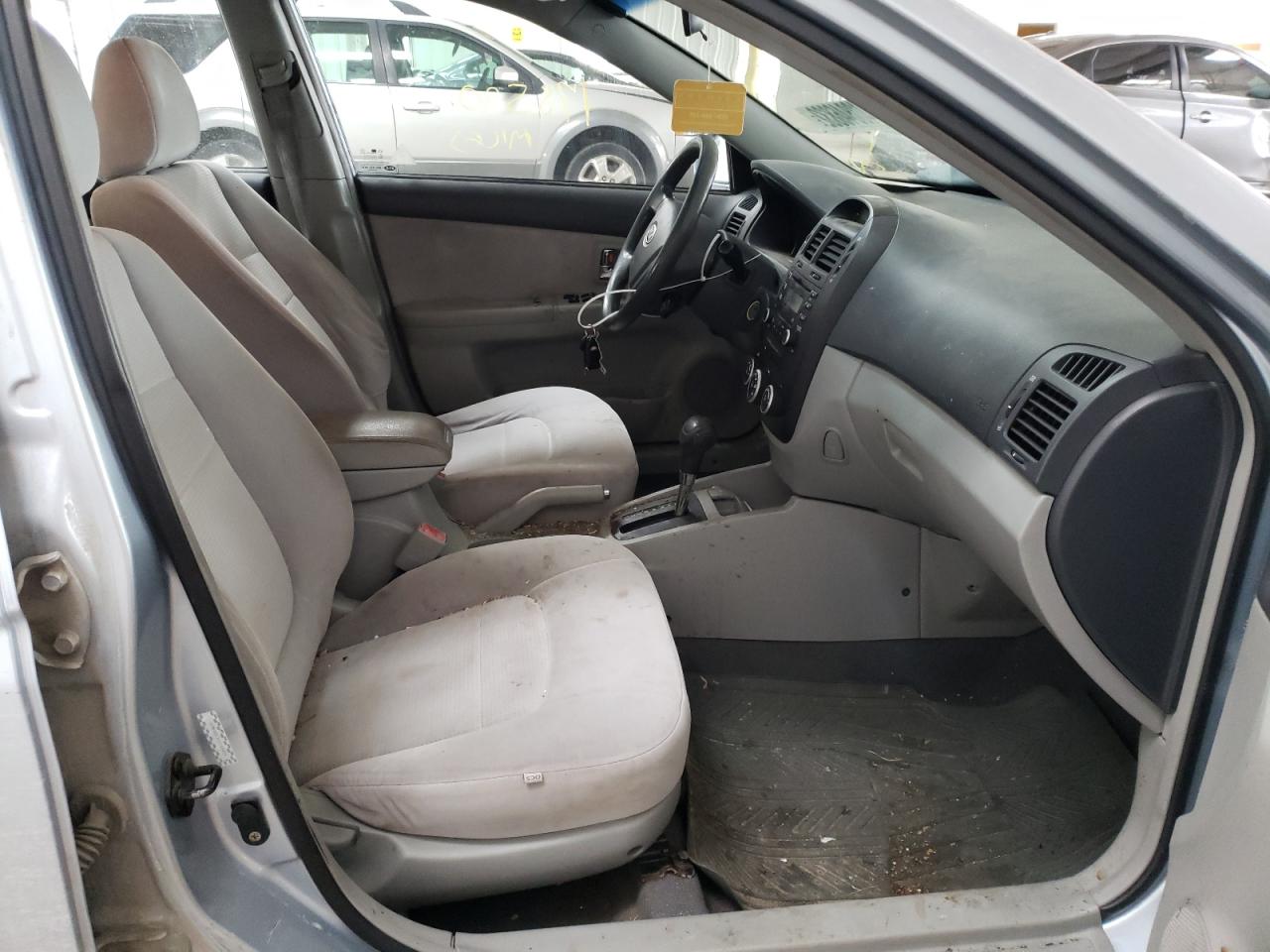 Photo 5 from auction – 2007 KIA SPECTRA EX with VIN KNAFE121X75379073