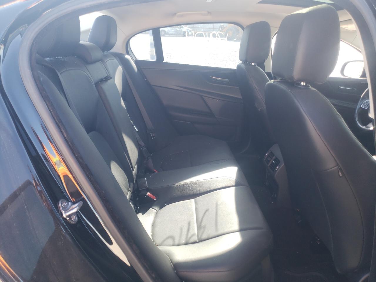 Photo 6 from auction – 2017 JAGUAR XE with VIN SAJAR4BG2HA947527