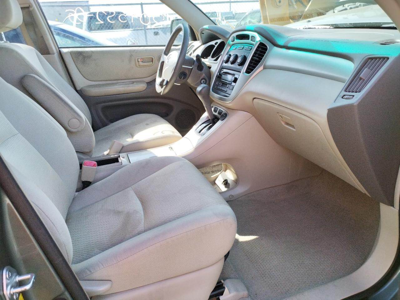 Photo 5 from auction – 2005 TOYOTA HIGHLANDER with VIN JTEEP21AX50089177