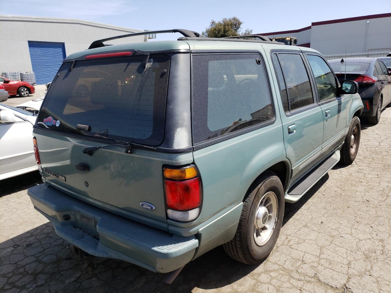 Photo 4 from auction – 1996 FORD EXPLORER with VIN 1FMDU34X7TZB58553