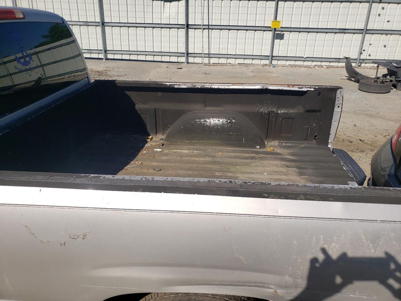 Photo 9 from auction – 2005 CHEVROLET SILVERADO with VIN 2GCEC19T051266386