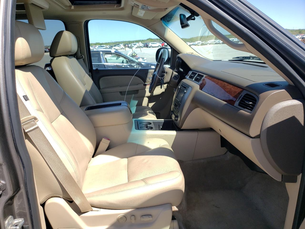 Photo 5 from auction – 2012 GMC YUKON SLT with VIN 1GKS1CE07CR269164