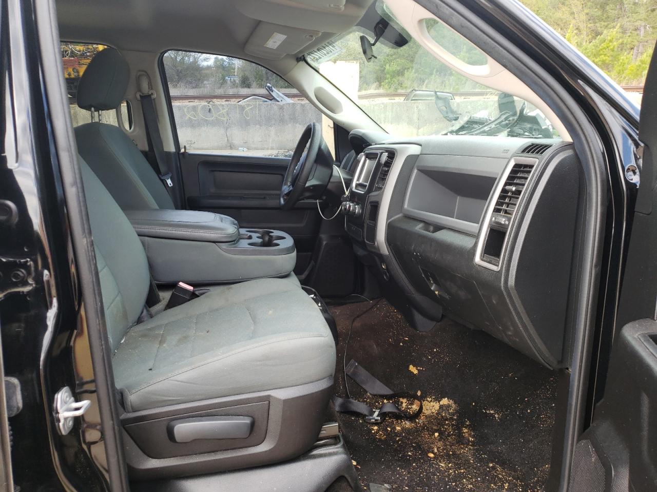 Photo 5 from auction – 2015 RAM 1500 ST with VIN 1C6RR6KT0FS570317