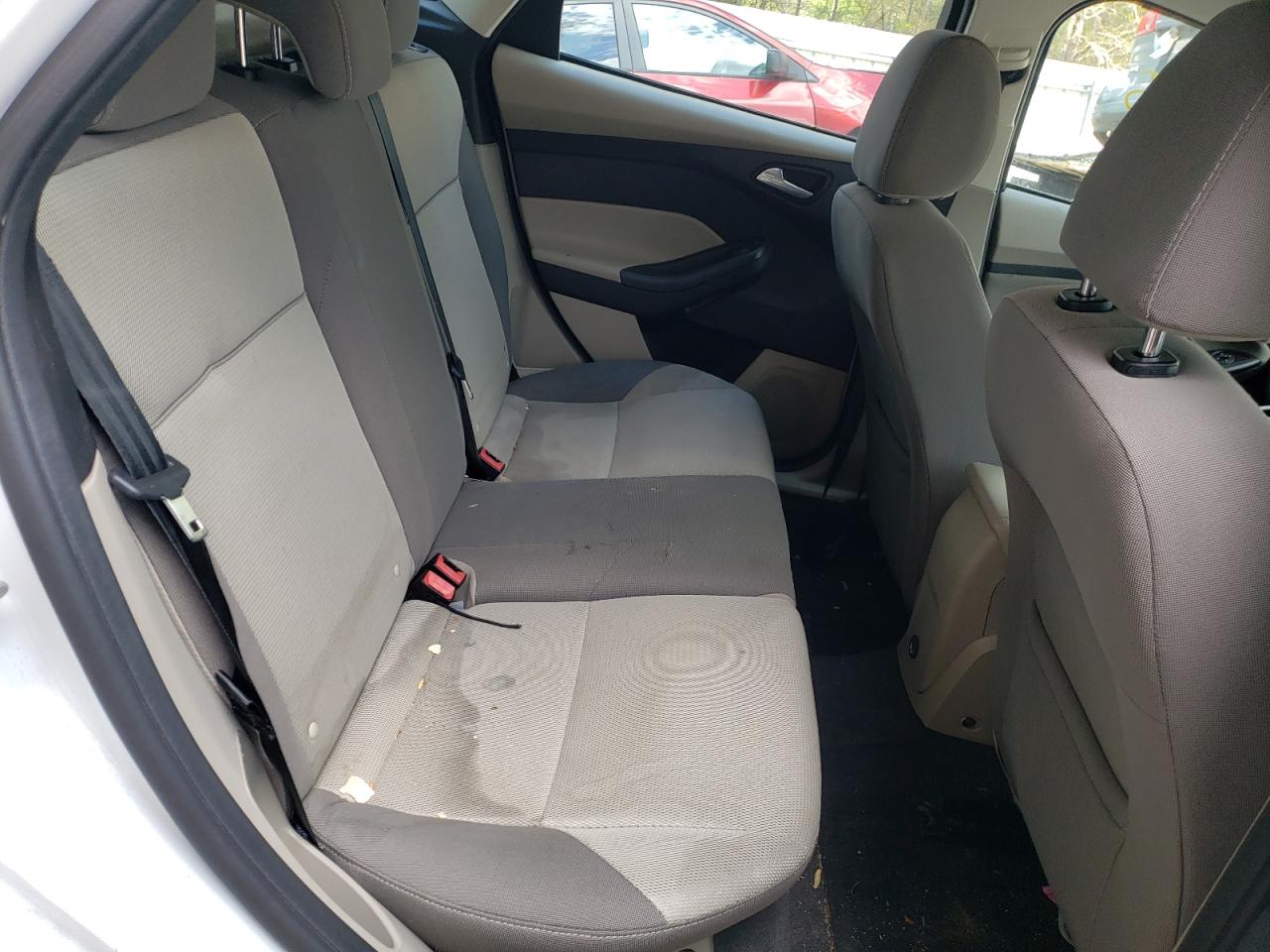 Photo 6 from auction – 2014 FORD FOCUS SE with VIN 1FADP3K20EL325353