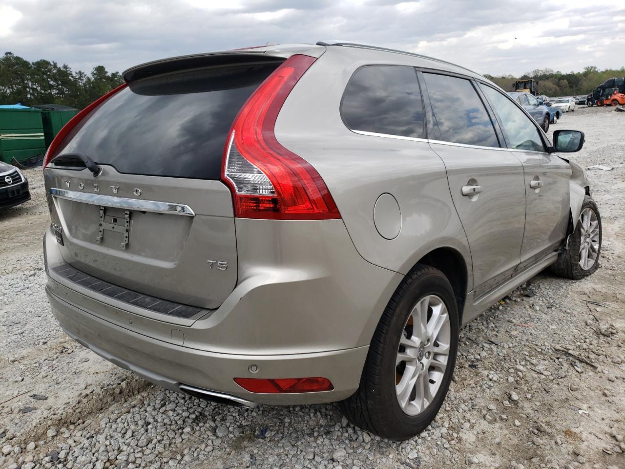 Photo 4 from auction – 2016 VOLVO XC60 T5 PR with VIN YV440MDKXG2920539