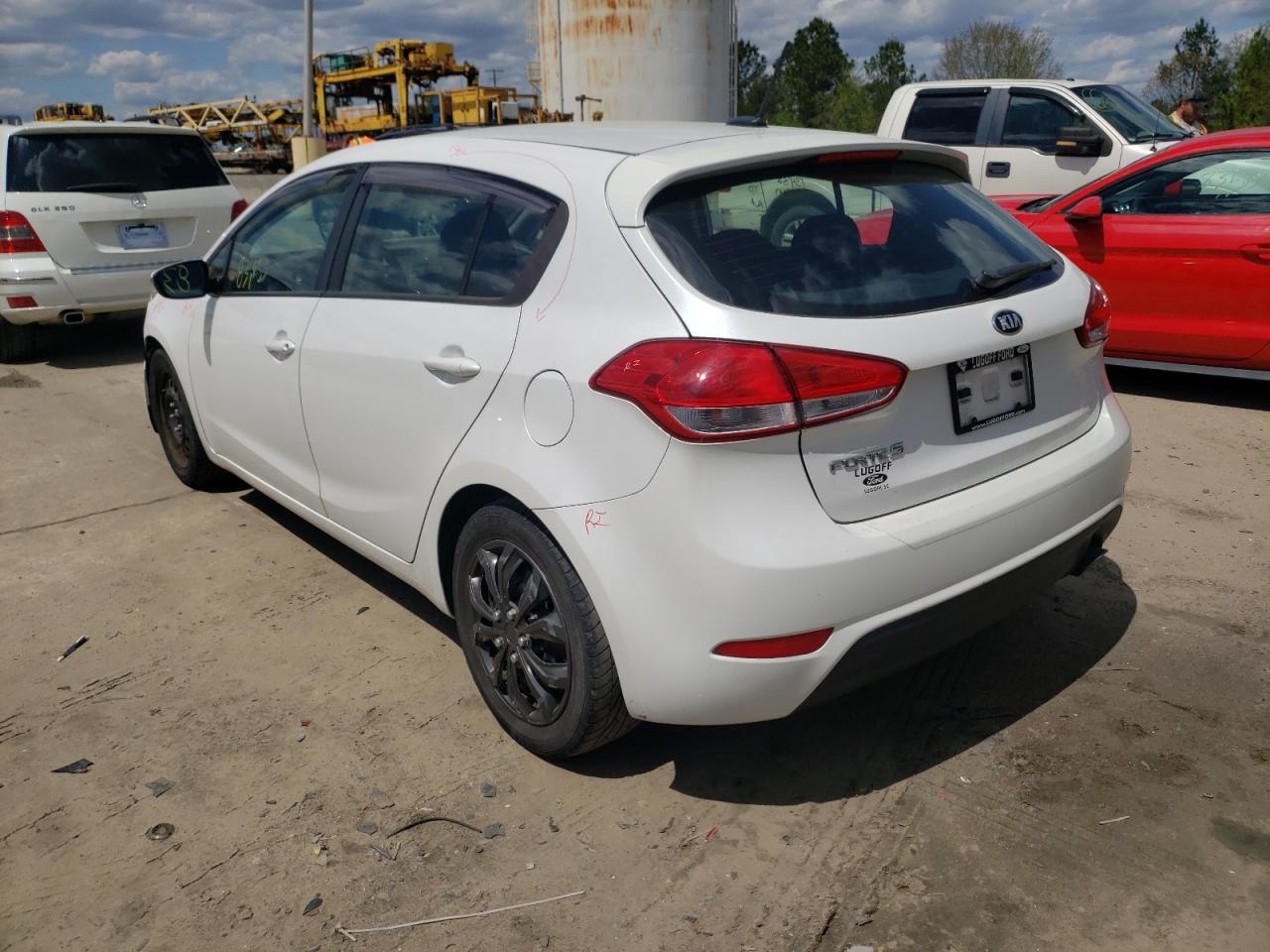 Photo 3 from auction – 2016 KIA FORTE LX with VIN KNAFK5A85G5592527