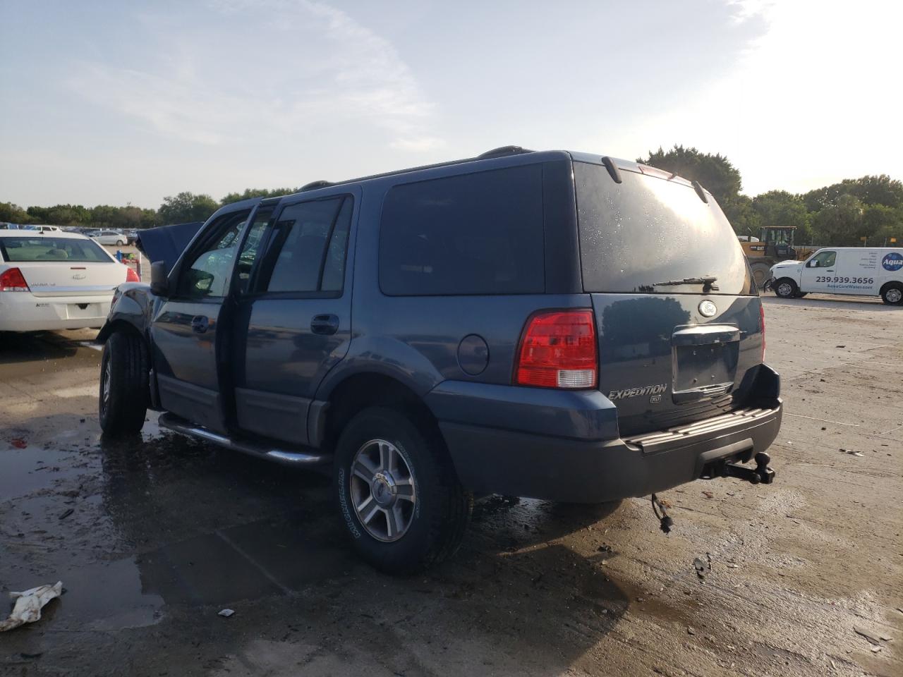 Photo 3 from auction – 2003 FORD EXPEDITION with VIN 1FMRU15W93LC40709