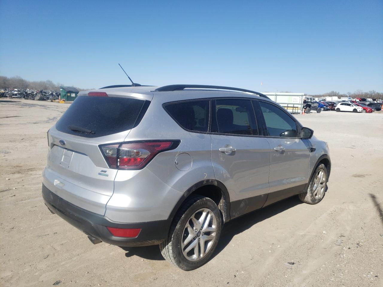 Photo 4 from auction – 2017 FORD ESCAPE SE with VIN 1FMCU0GD5HUE95127