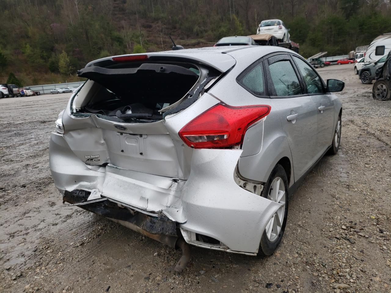 Photo 4 from auction – 2015 FORD FOCUS with VIN 1FADP3K2XFL319593