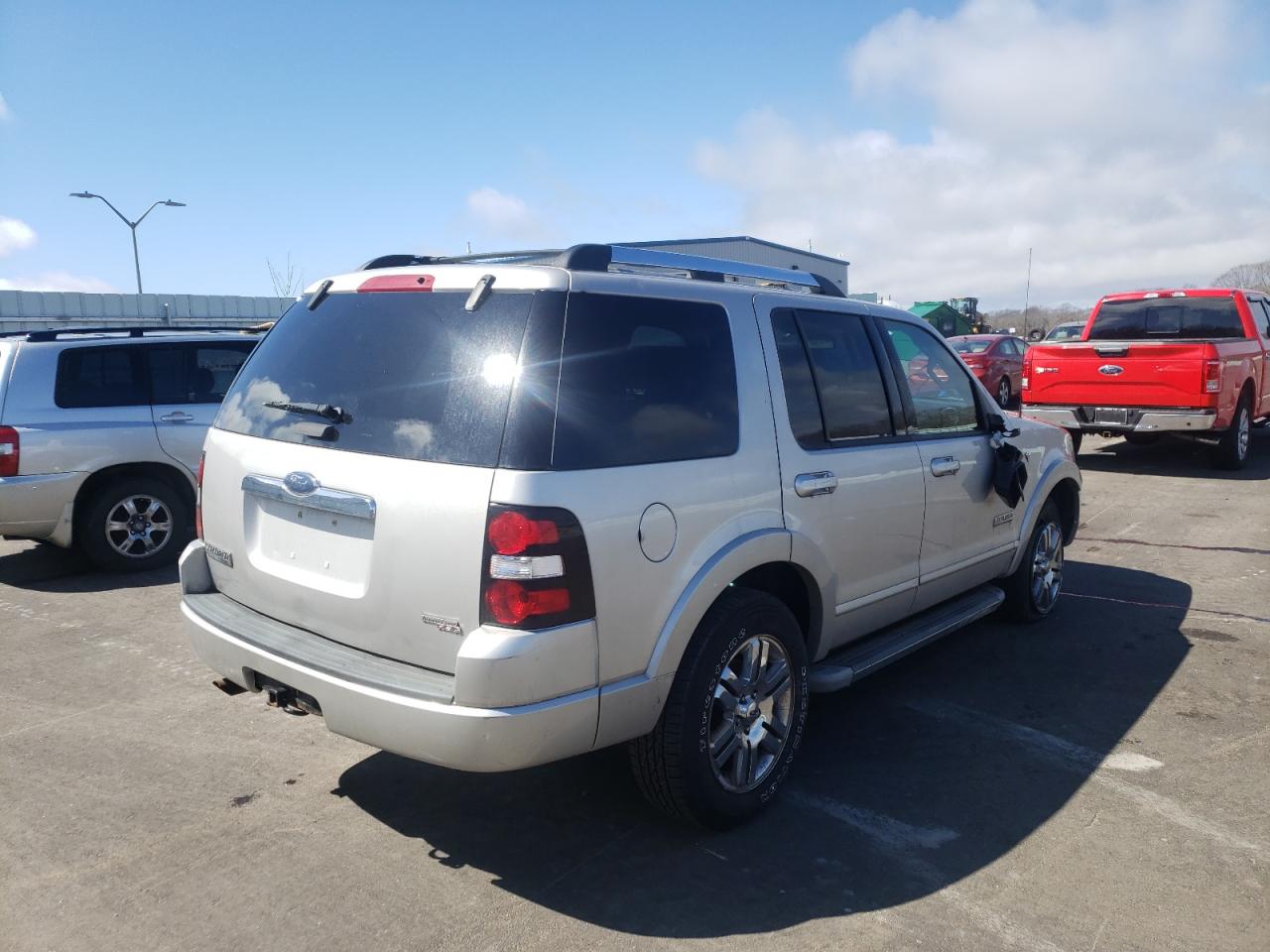 Photo 4 from auction – 2007 FORD EXPLORER L with VIN 1FMEU75887UA74542