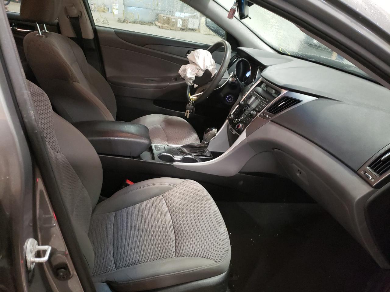 Photo 5 from auction – 2013 HYUNDAI SONATA GLS with VIN 5NPEB4AC4DH807906