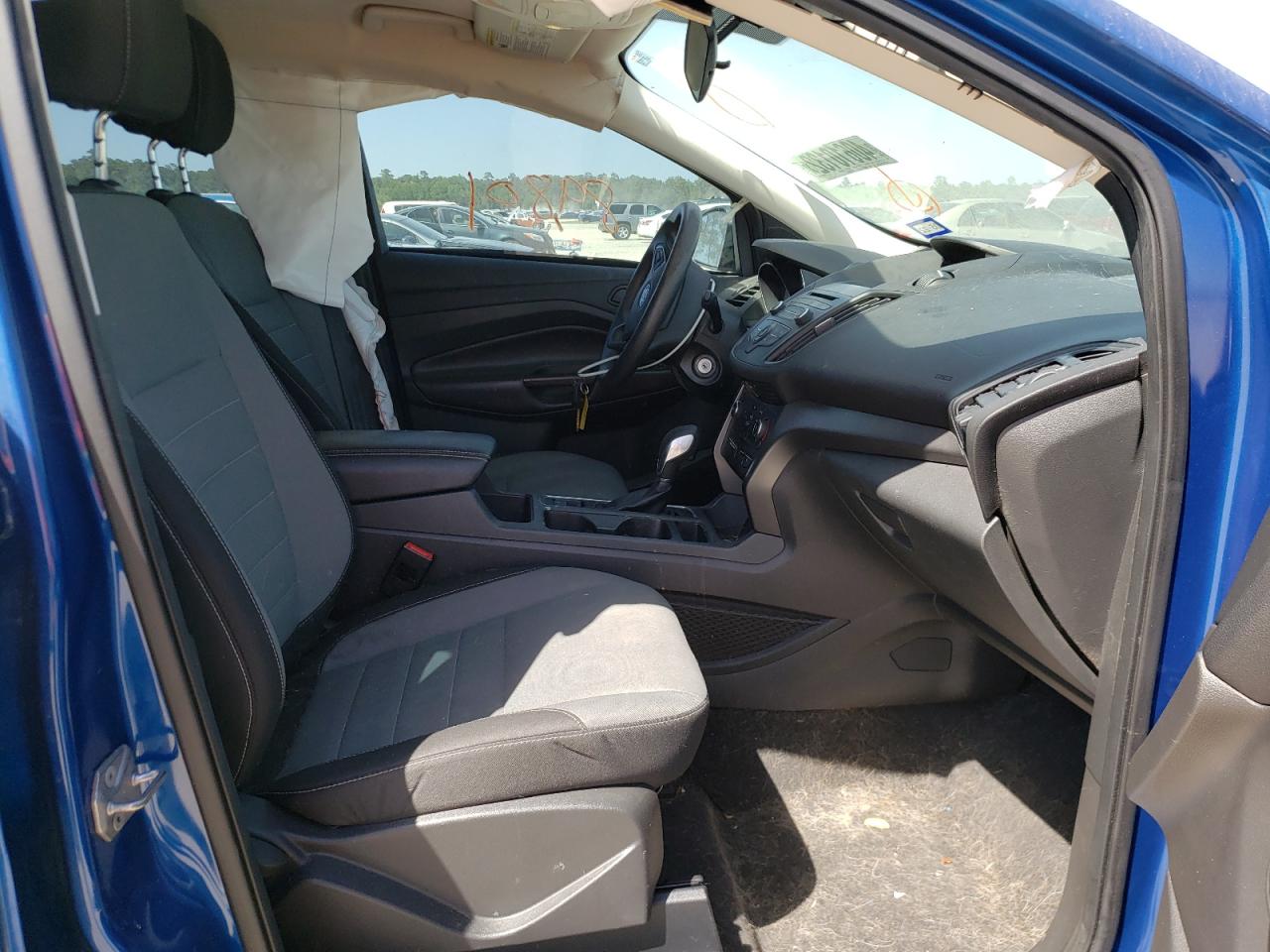 Photo 5 from auction – 2017 FORD ESCAPE S with VIN 1FMCU0F72HUB43053