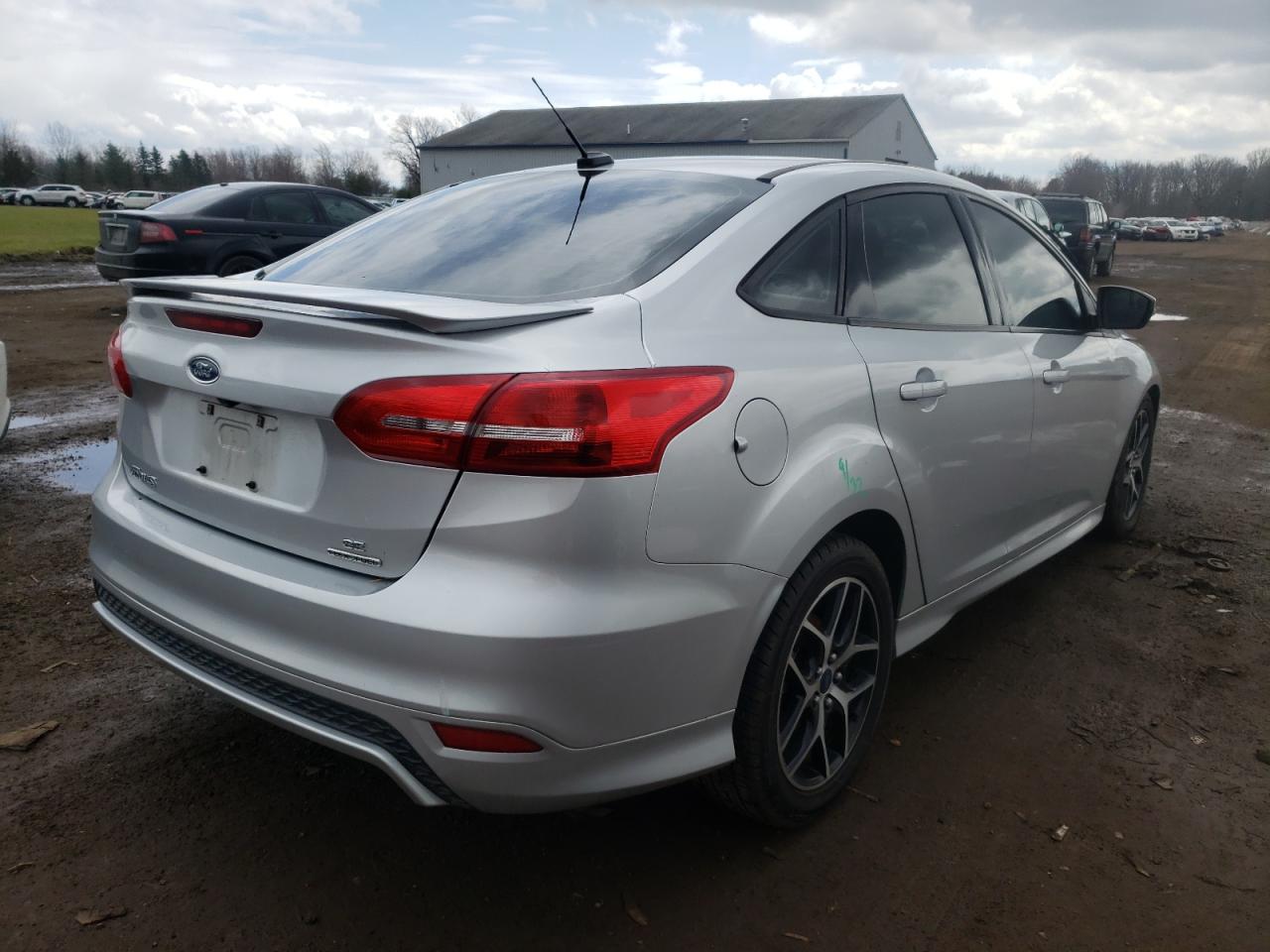 Photo 4 from auction – 2015 FORD FOCUS SE with VIN 1FADP3F2XFL355861