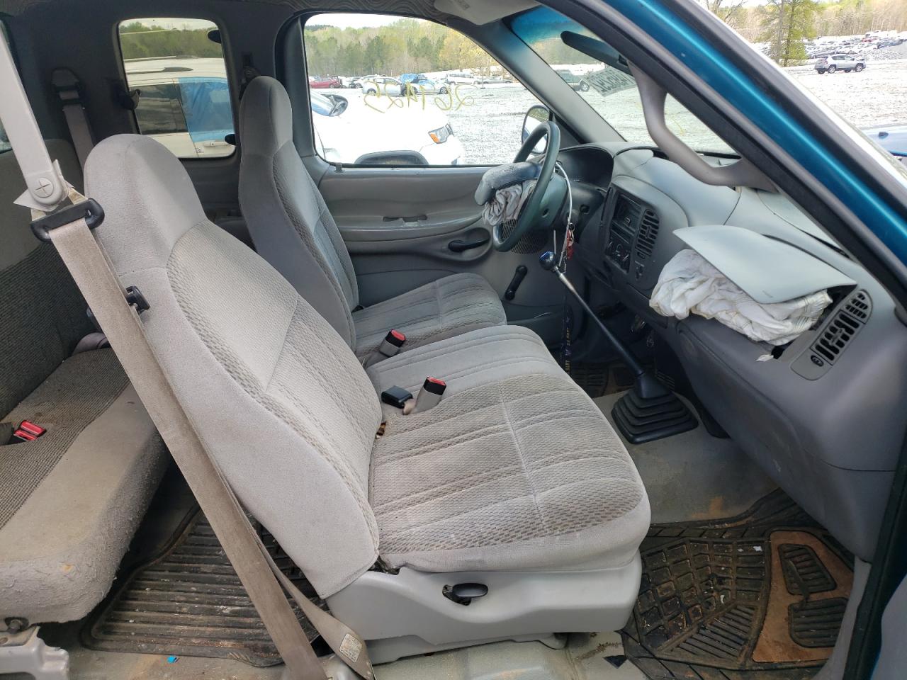 Photo 5 from auction – 1997 FORD F150 with VIN 1FTDX1761VKB32452