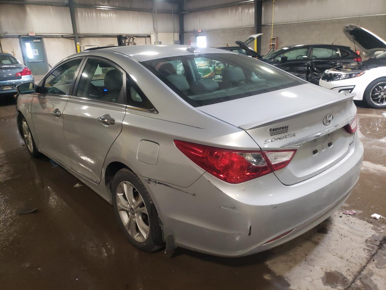 Photo 3 from auction – 2013 HYUNDAI SONATA SE with VIN 5NPEC4AC1DH676026