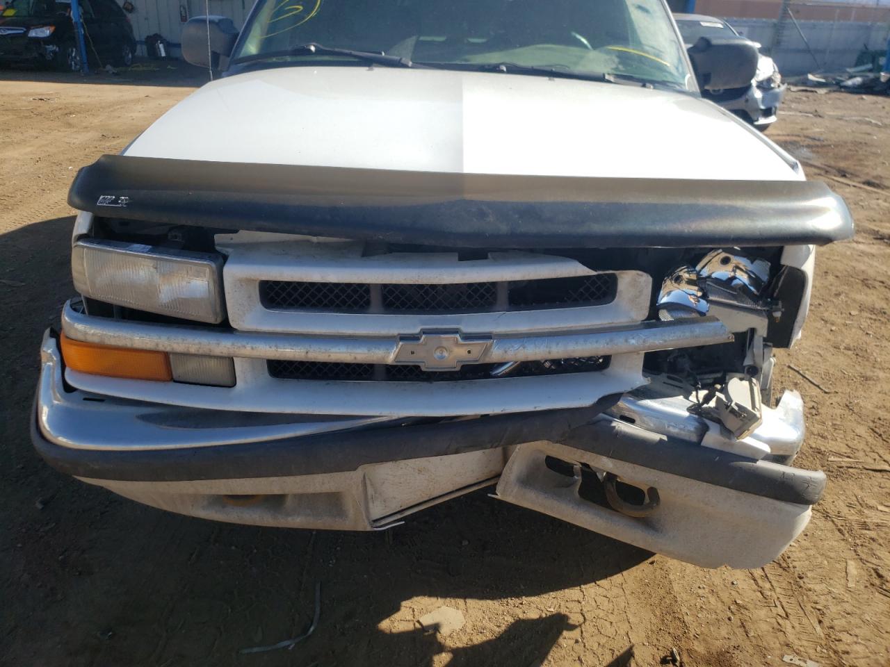 Photo 9 from auction – 2000 CHEVROLET BLAZER with VIN 1GNDT13W0Y2139258