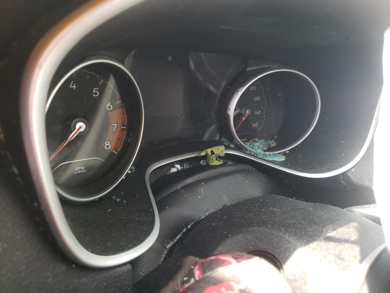 Photo 8 from auction – 2018 JEEP COMPASS SP with VIN 3C4NJCAB7JT271923