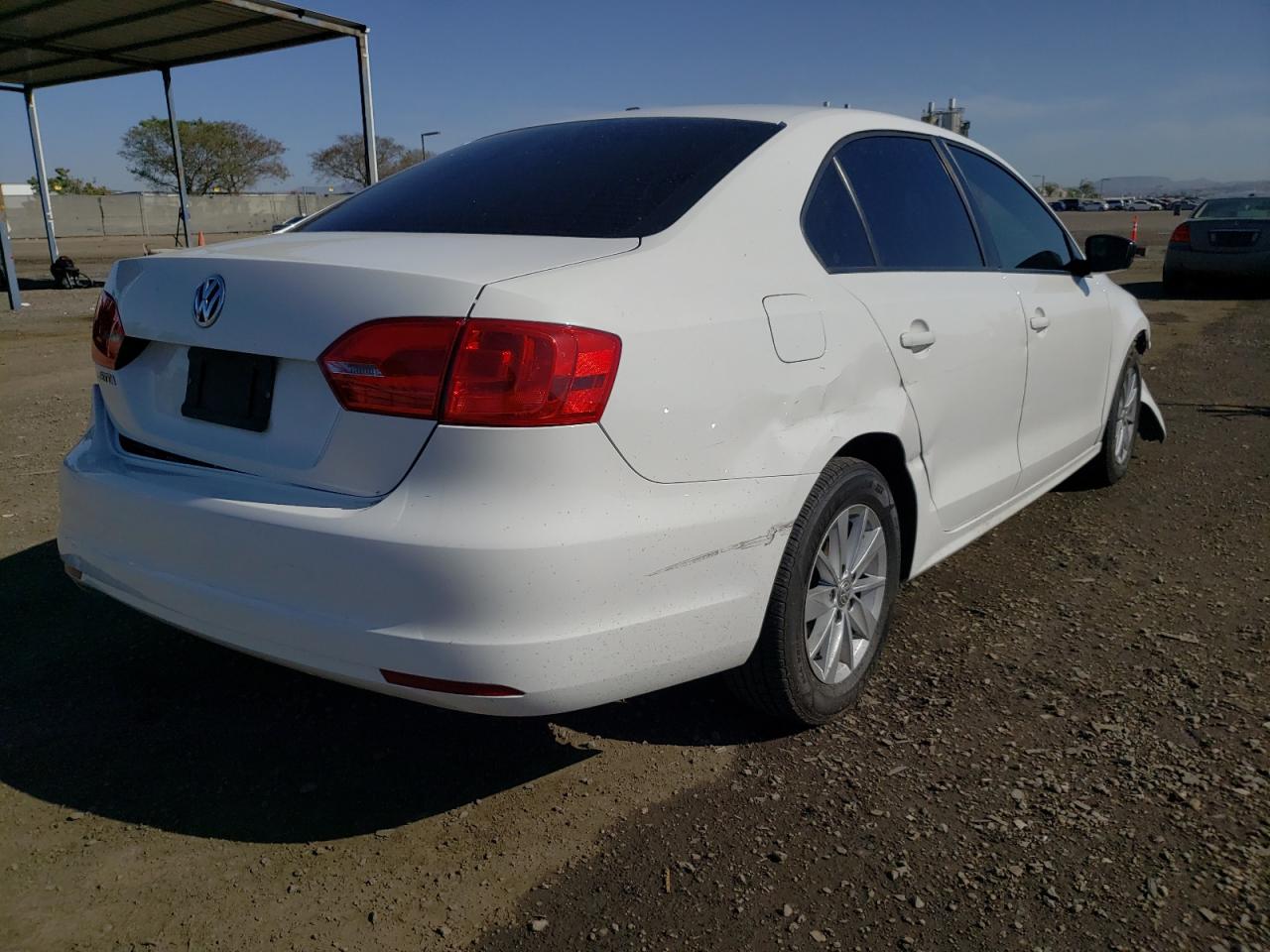 Photo 4 from auction – 2013 VOLKSWAGEN JETTA BASE with VIN 3VW2K7AJ3DM405112