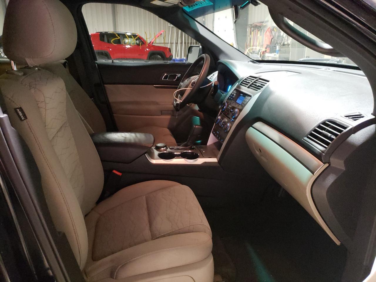 Photo 5 from auction – 2015 FORD EXPLORER with VIN 1FM5K8B86FGA35705