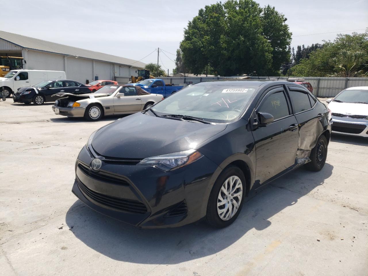 Photo 2 from auction – 2017 TOYOTA COROLLA L with VIN 2T1BURHE8HC813976