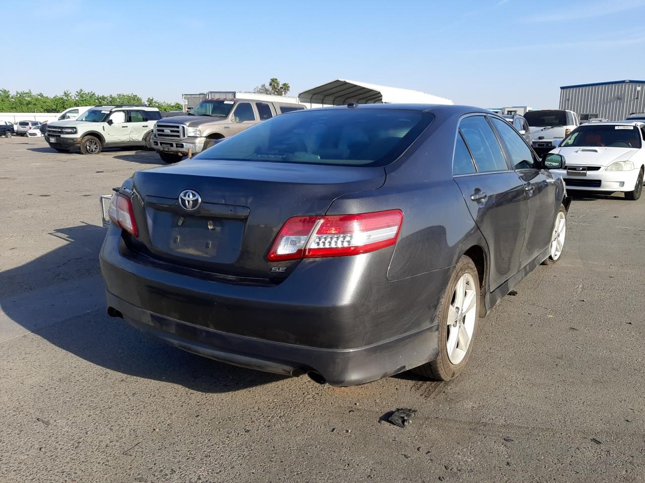 Photo 4 from auction – 2011 TOYOTA CAMRY BASE with VIN 4T1BF3EK7BU144025